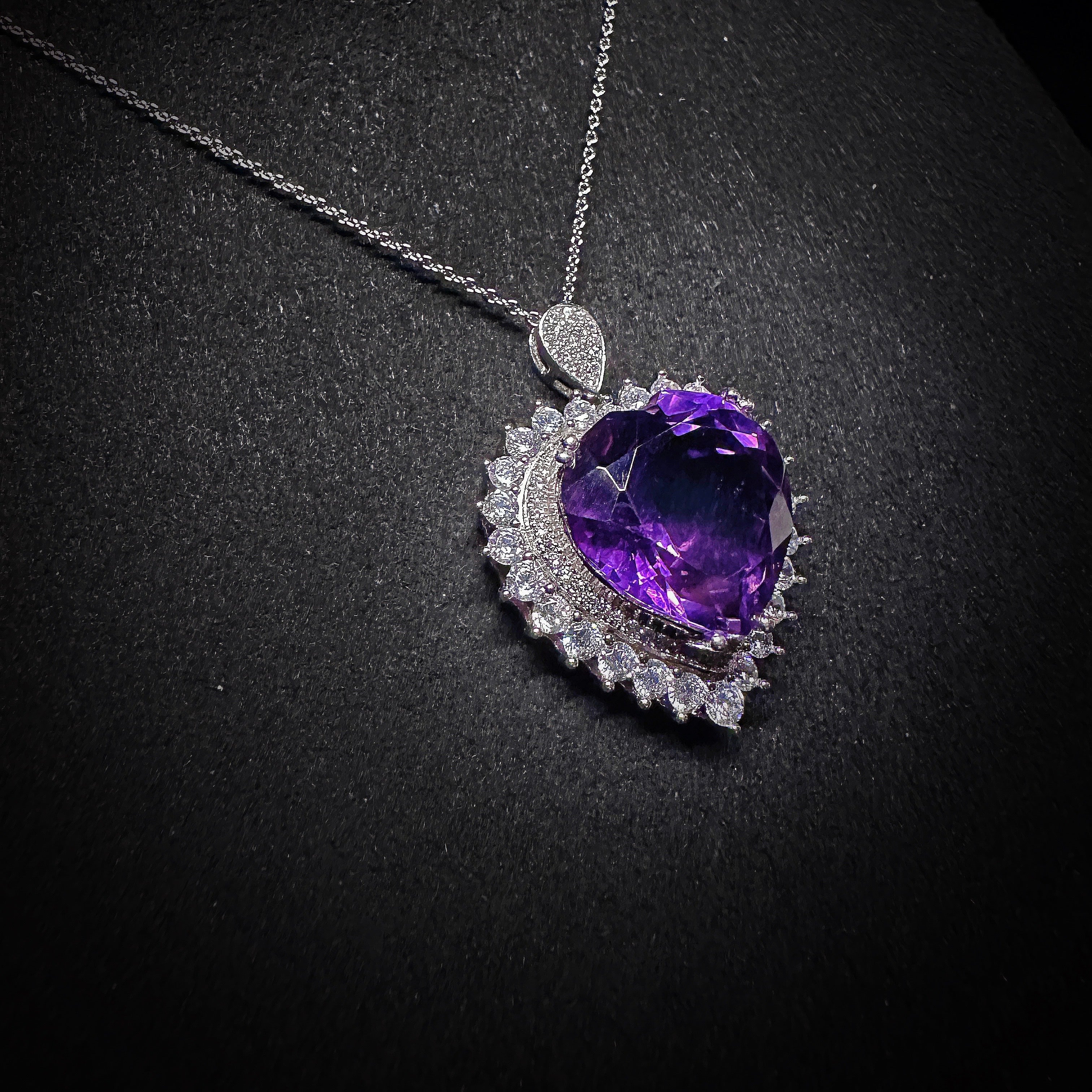 18x18mm Purple Heart Amethysts Necklace