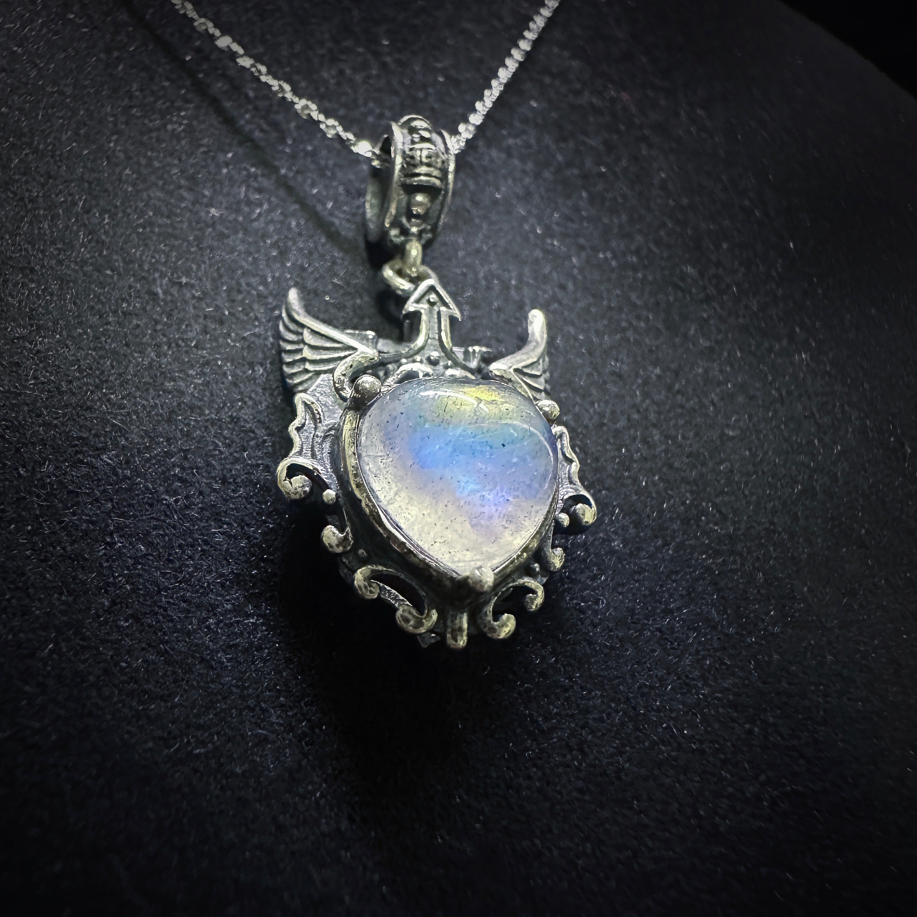 9x9mm Blue Heart Labradorite Necklace