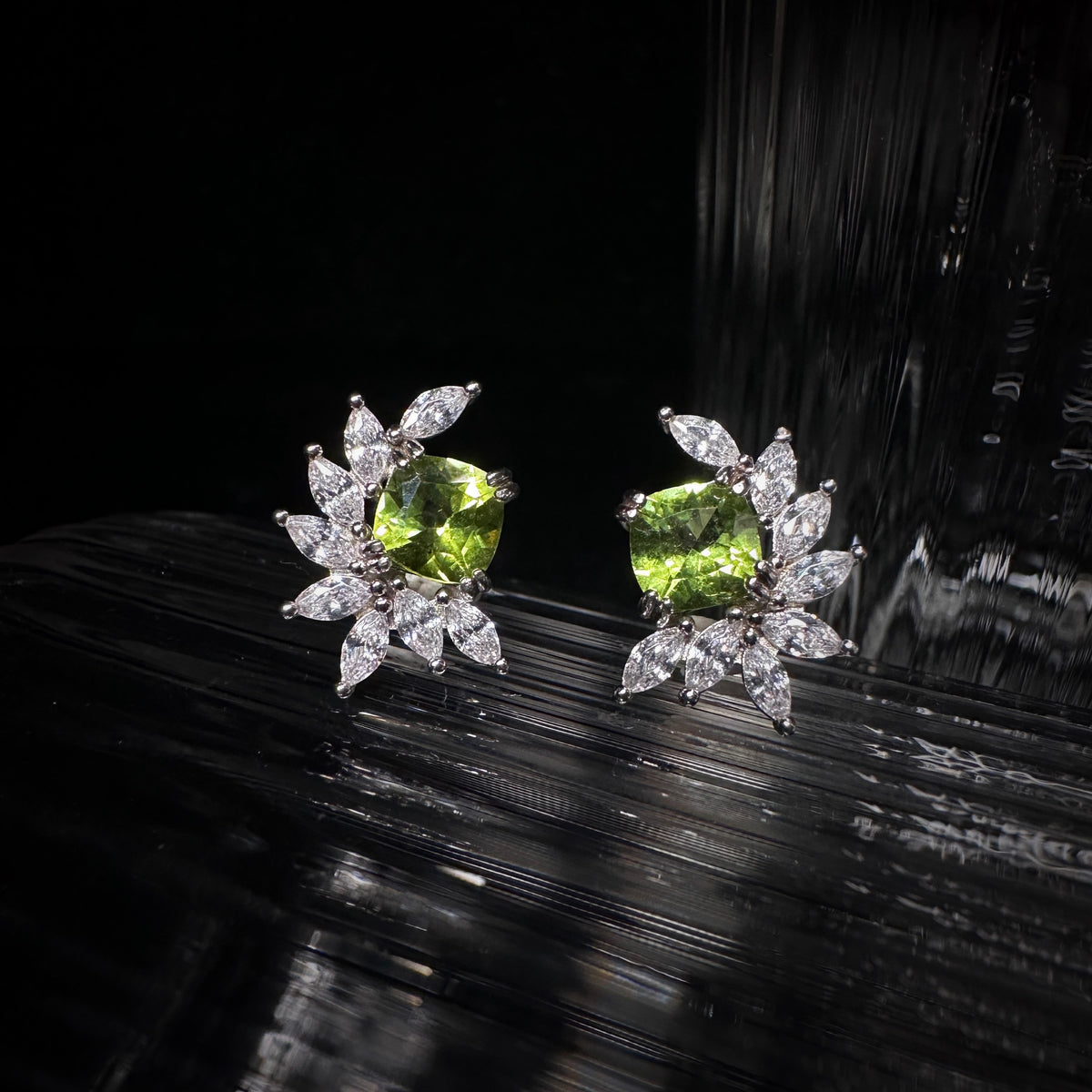 6x6mm Green Square Olivine Earrings